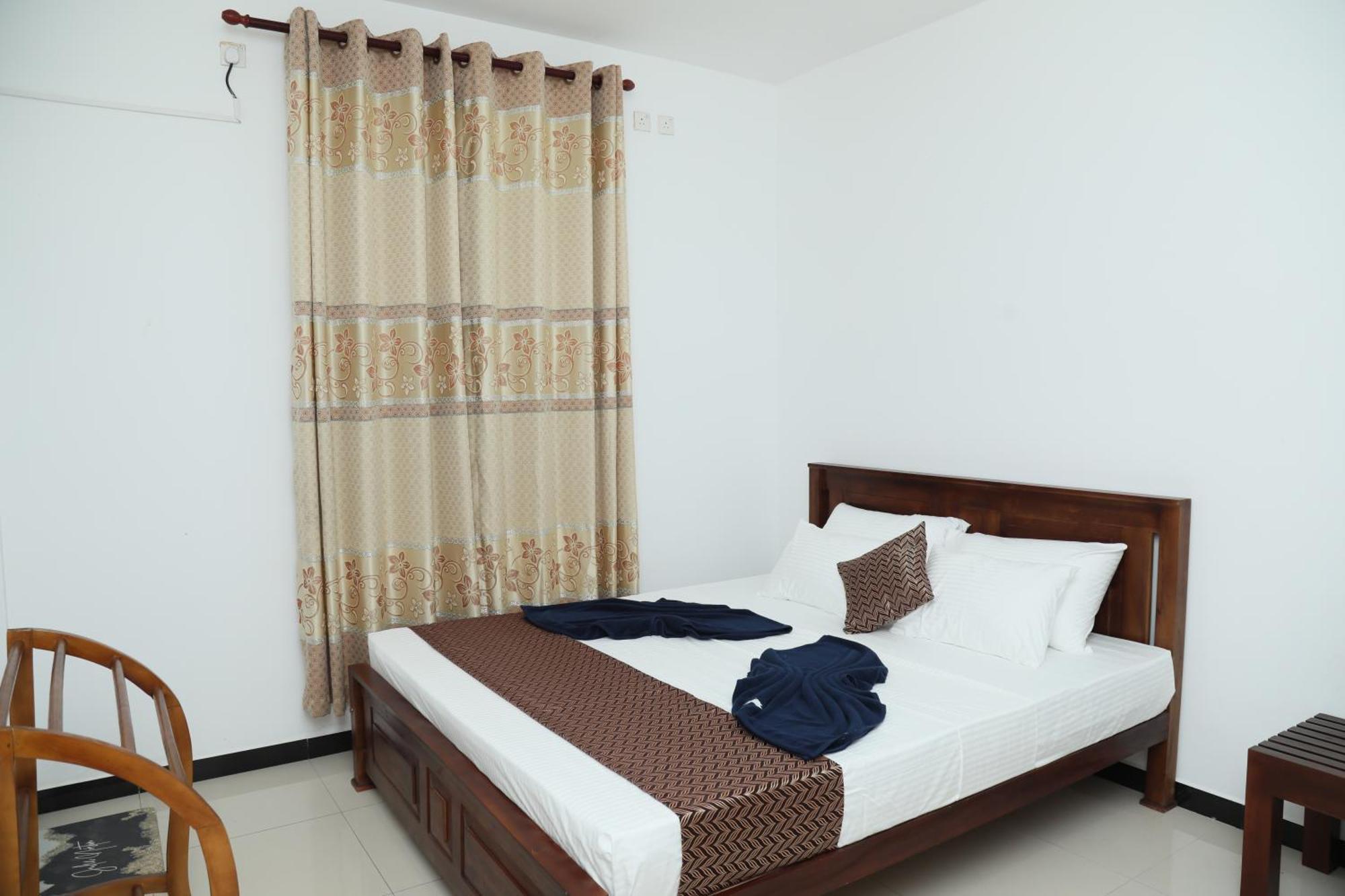 Crystal Wave Holiday Resort Polhena 마타라 외부 사진